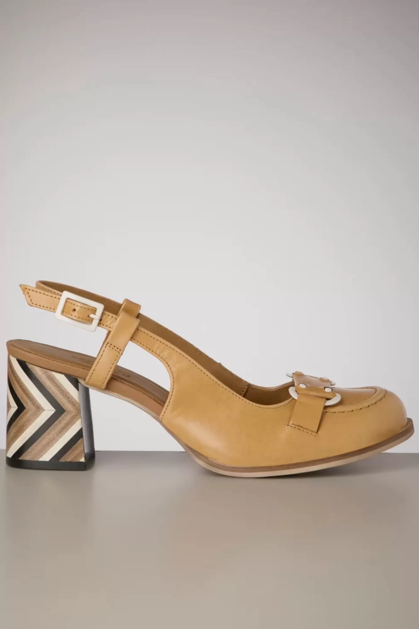 Hot Nemonic Amelie Leder Slingback Pumps In Hellem Cognacbraun