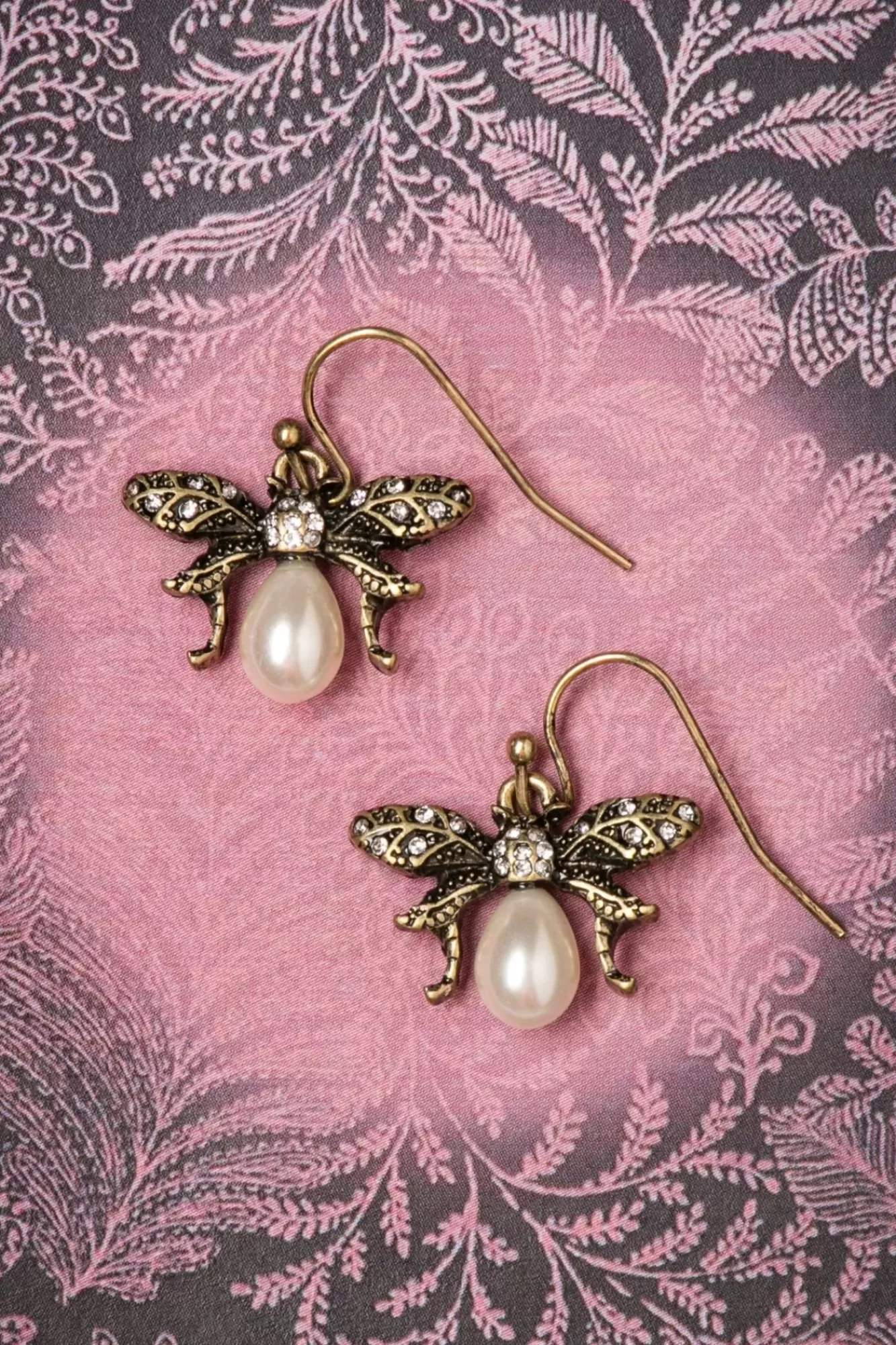 Clearance Lovely Bumble Bee Pearl Drop Ohrringe In Gold