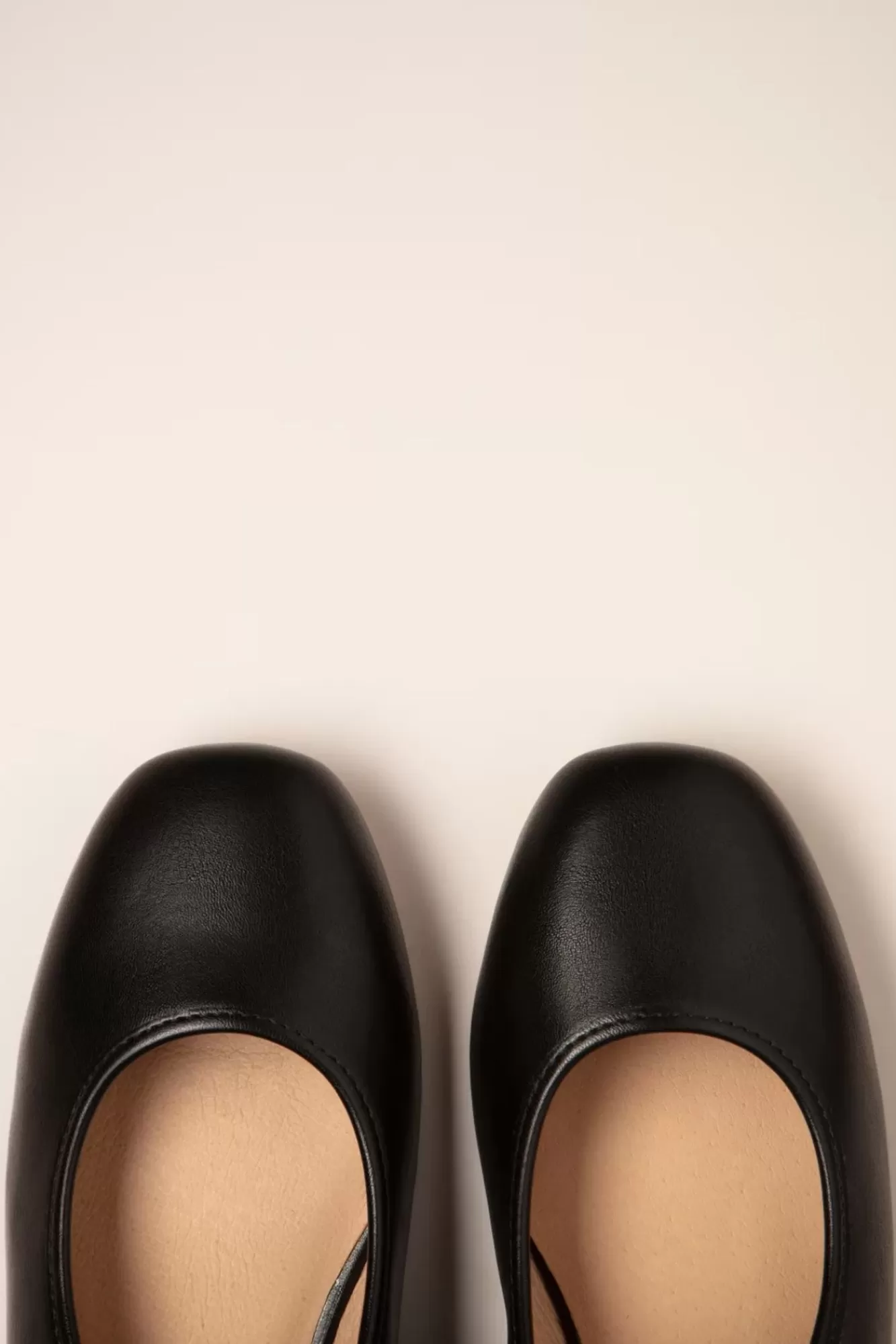 Hot Chelsea Crew Dora Mary Jane Ballerinas In Schwarz