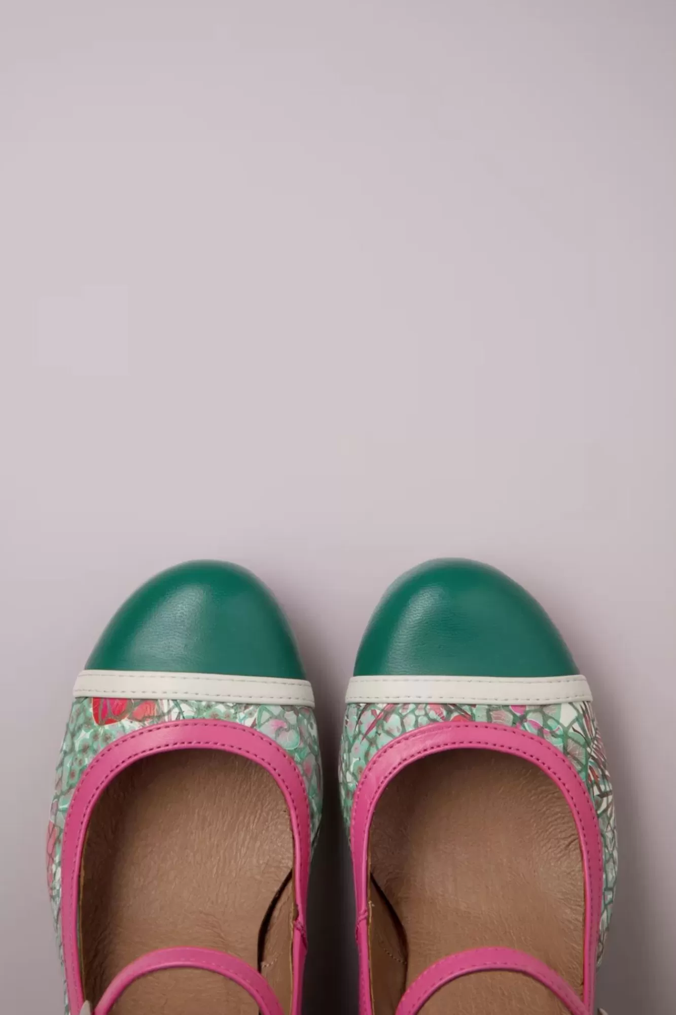 New Nemonic Frida Mary Jane Pumps In Fuchsia Und Grun