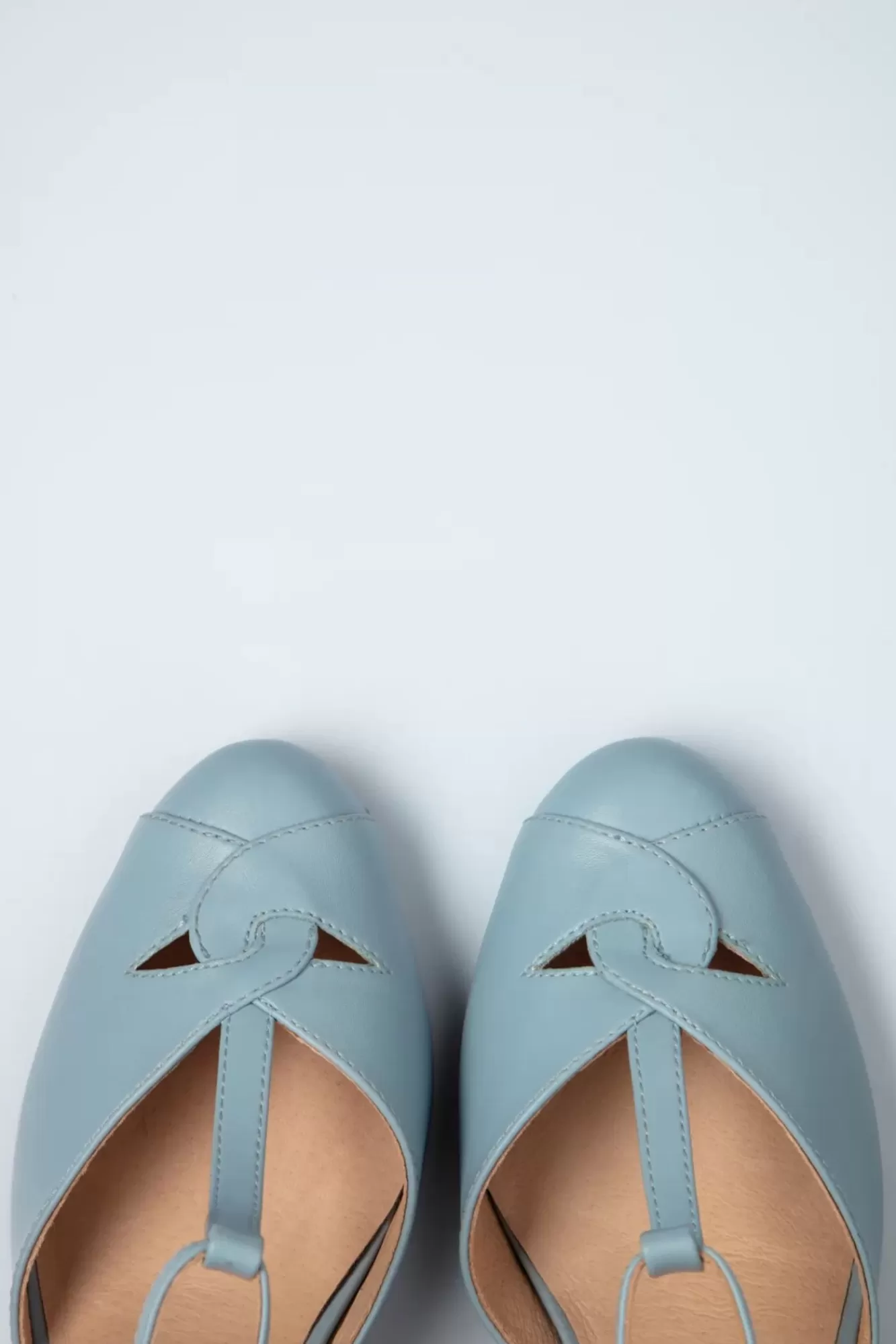 Fashion Chelsea Crew Glinda Pumps Mit T-Strap In Sanftem Blau