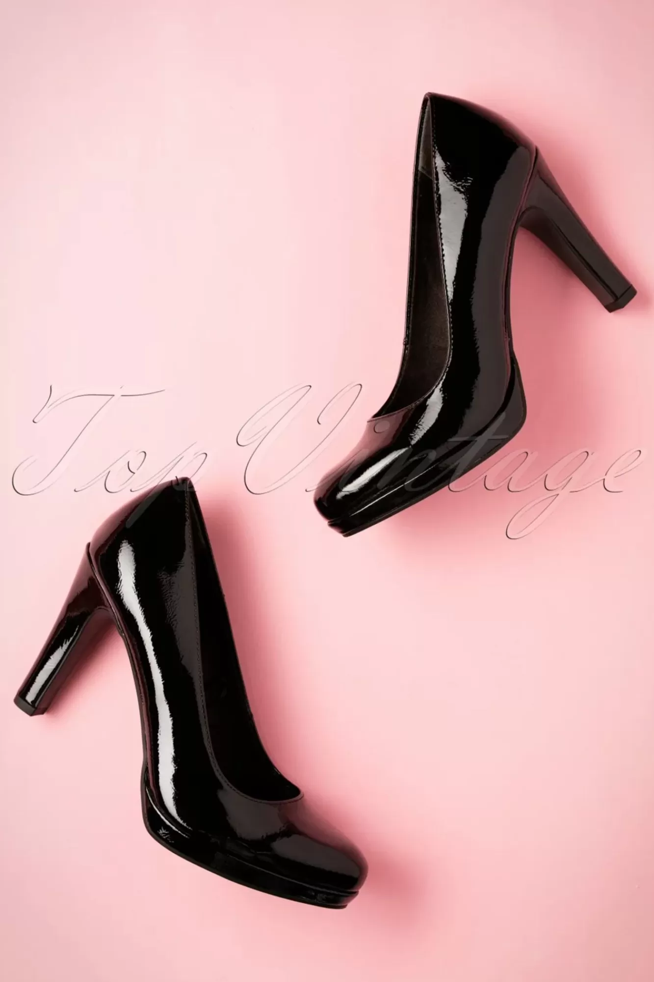 Shop Tamaris Katie Lackpumps In Schwarz