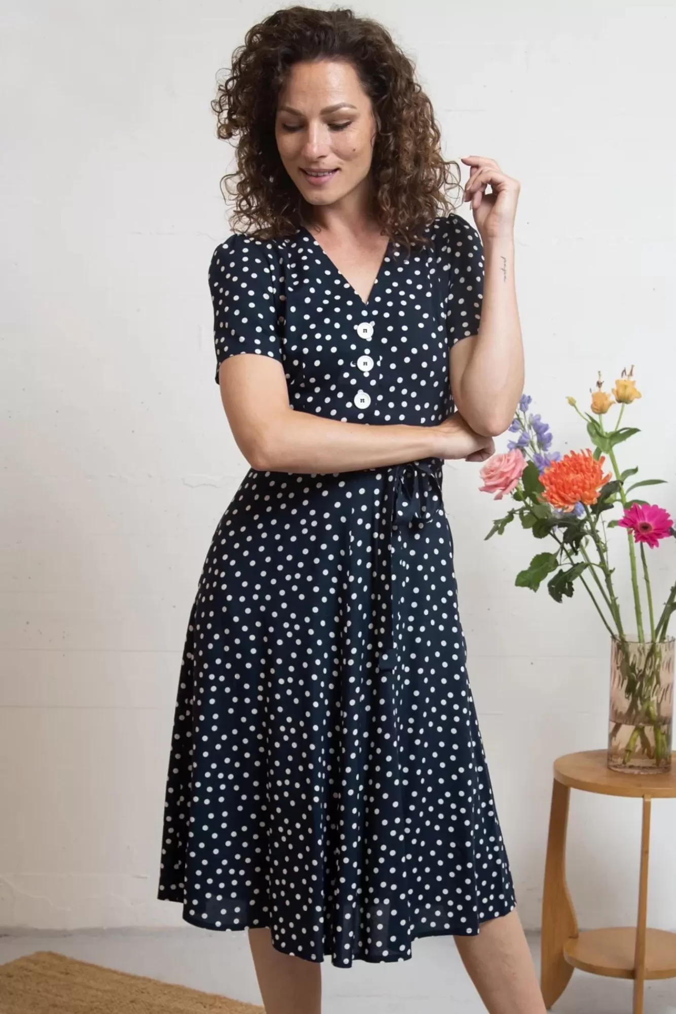 Shop Very Cherry Magnolia Polka Dot Kleid In Marineblau