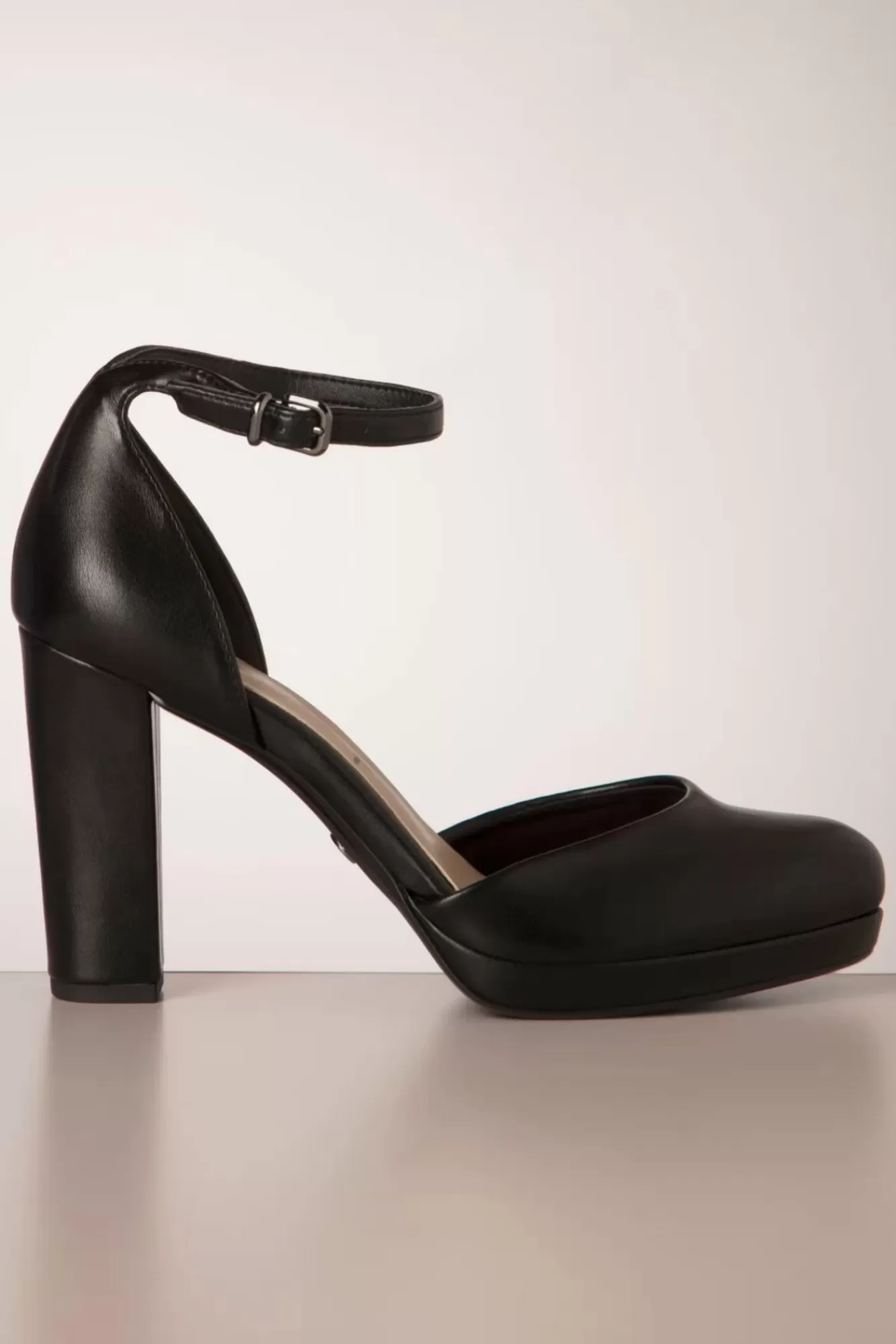 Best Sale Tamaris Nicky Platform Pumps In Schwarz