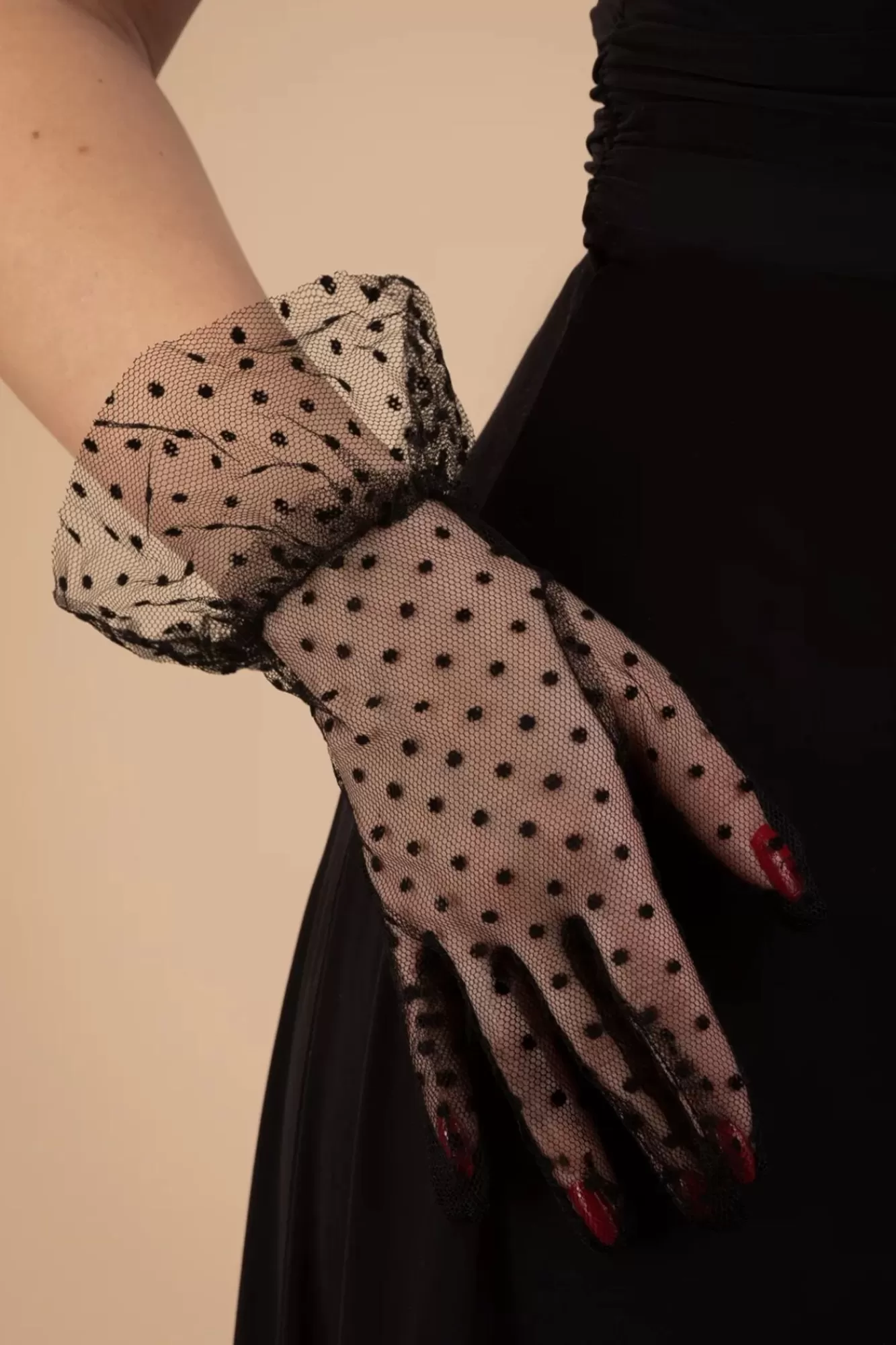 Hot Pamela Mann Spot Mesh Handgelenk-Handschuhe In Schwarz