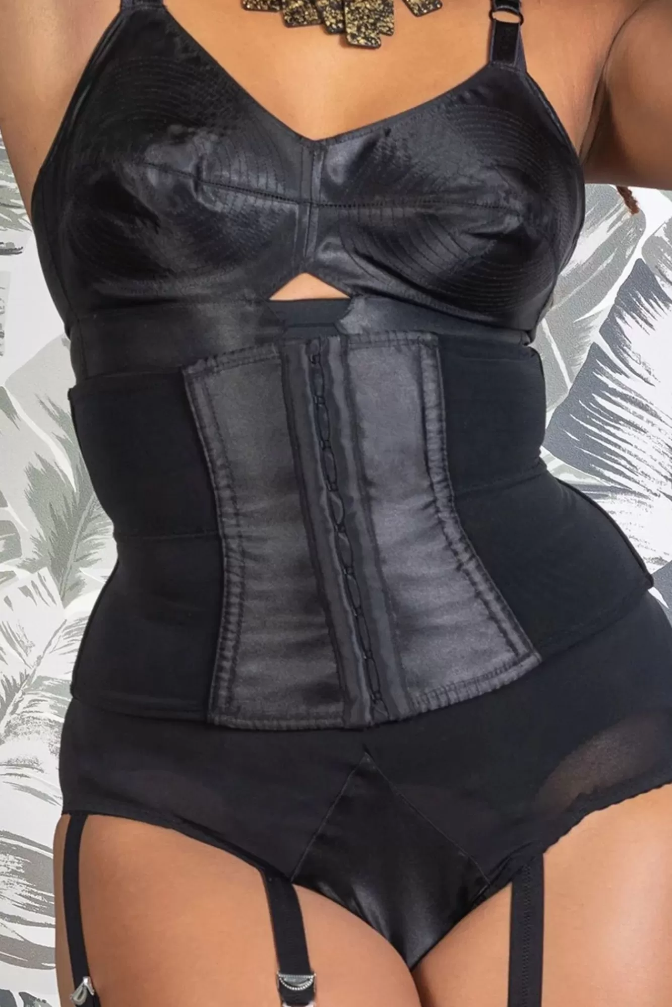 New What Katie Did Waspie Glamour Nouveau In Schwarz