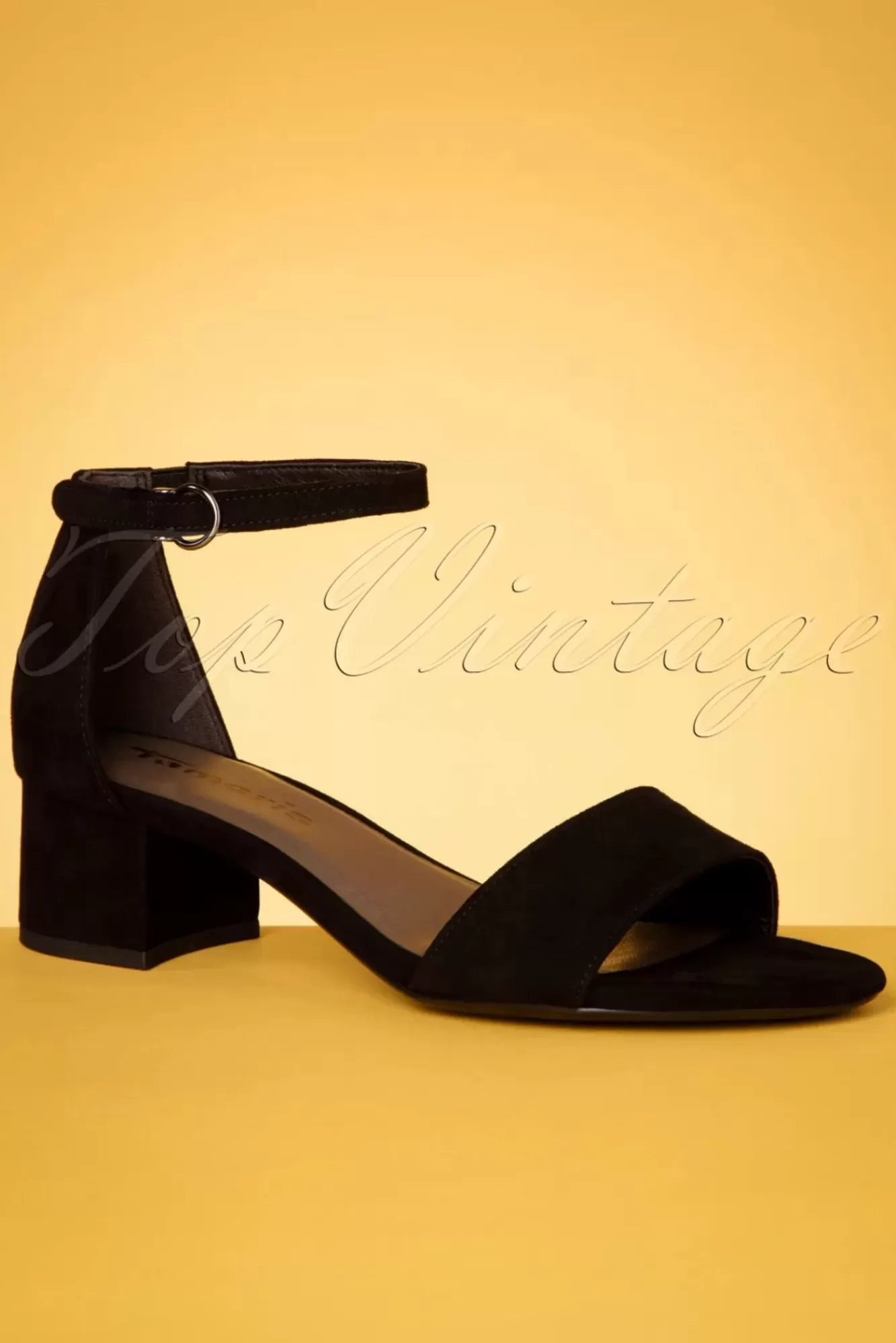 Shop Tamaris Wildleder Sandalen In Schwarz